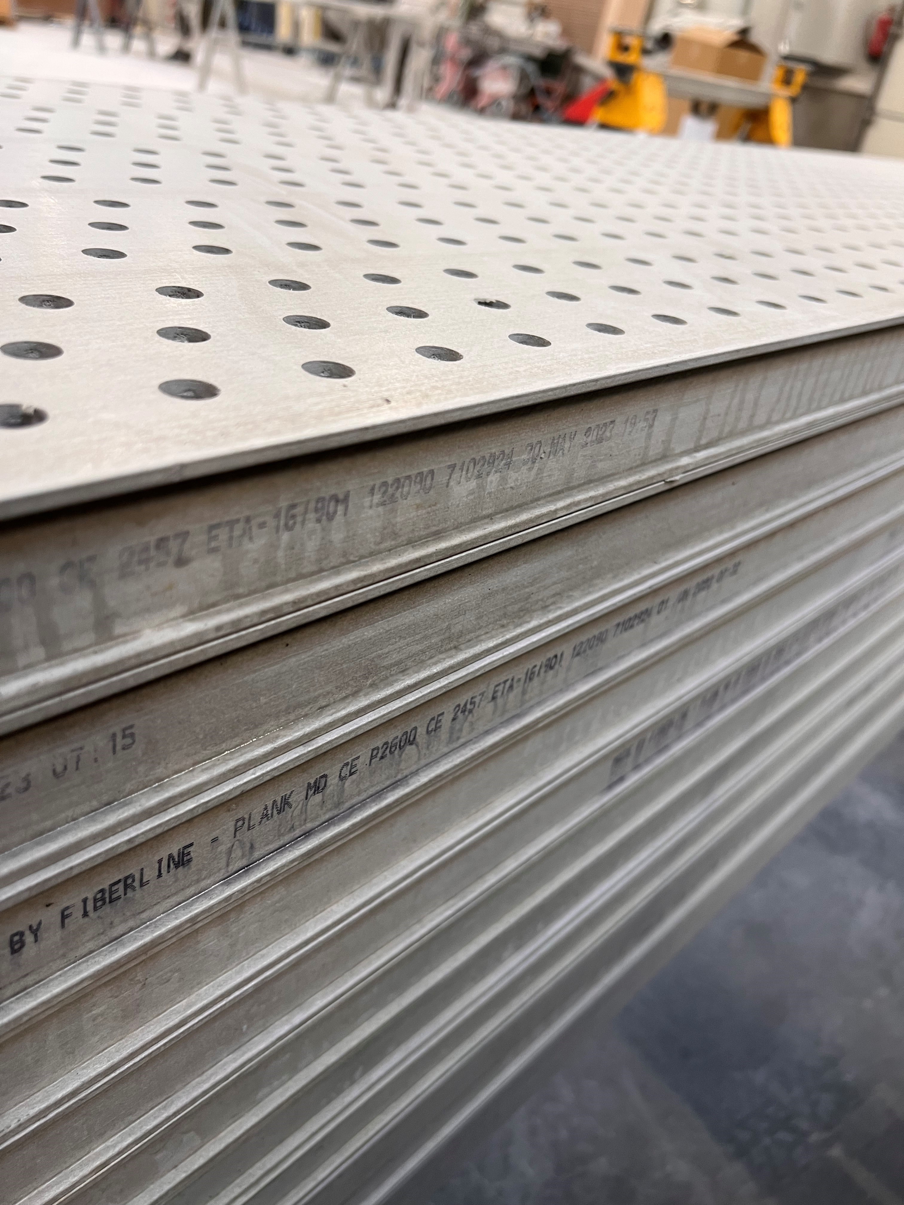 Perforated FRP MD-plank for air bubbles in fish farming