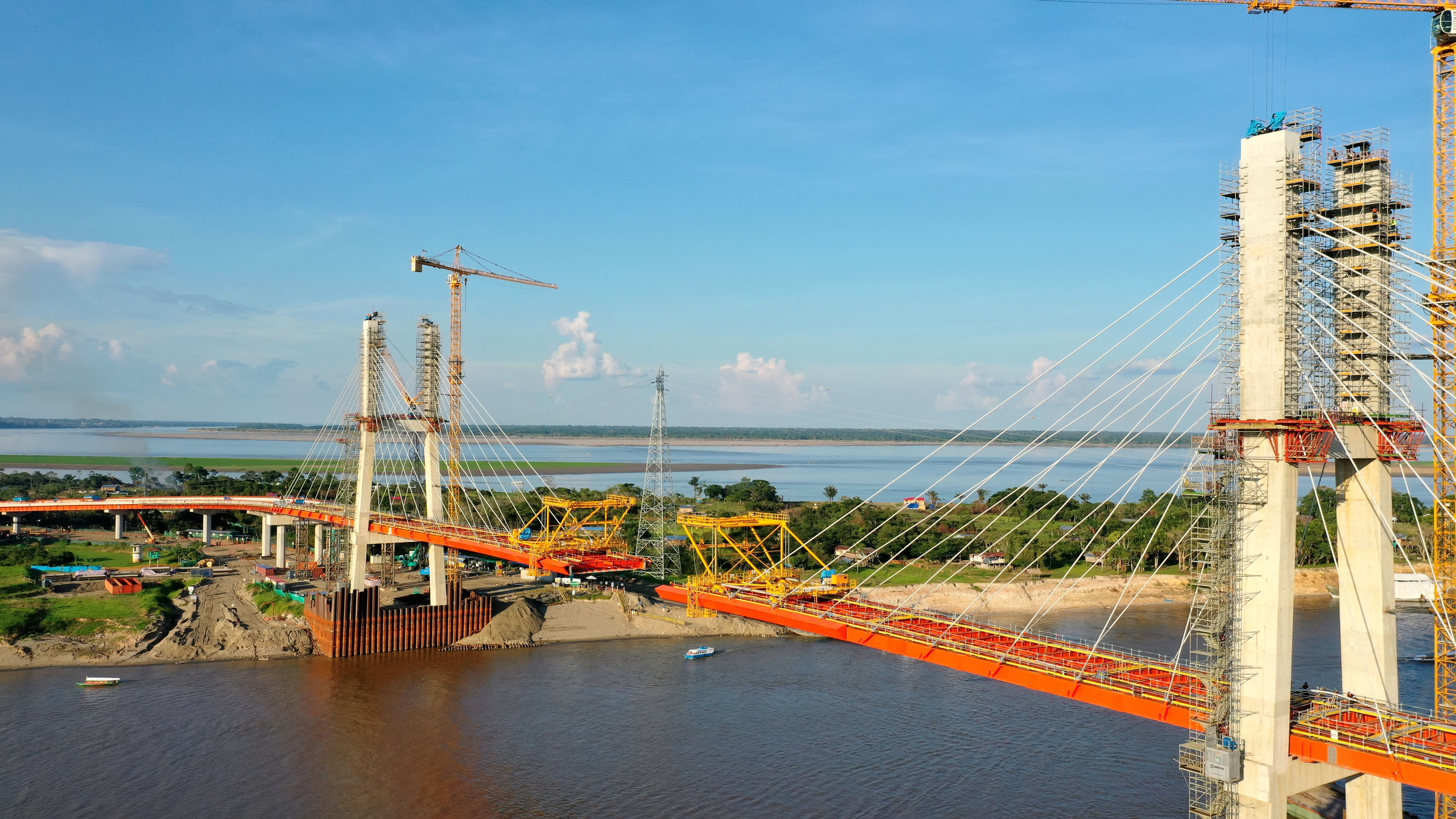 image of a cladding_bridge in Nanay Peru using Fiberline Profiles