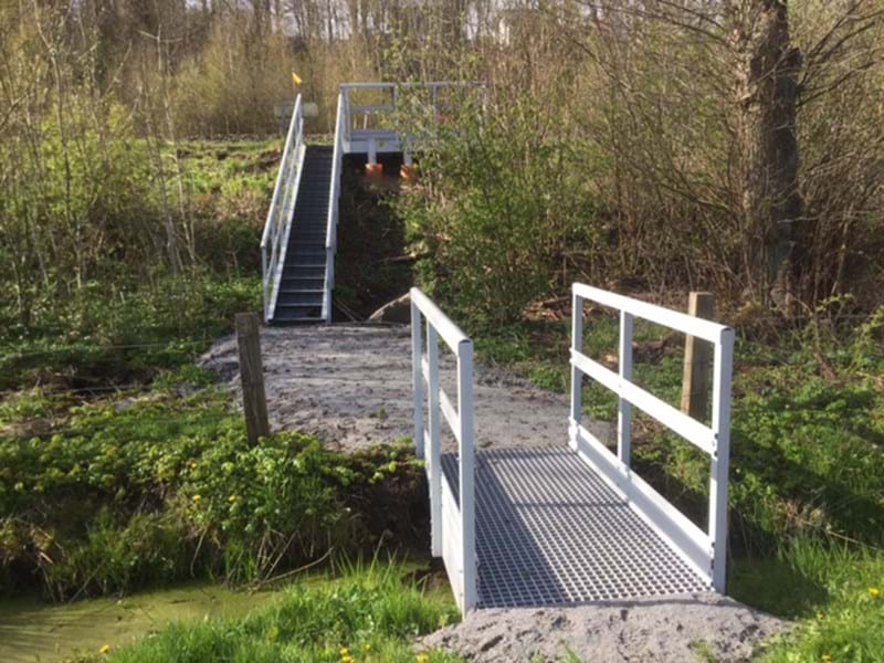 Glasfibertrappe og adgangsveje