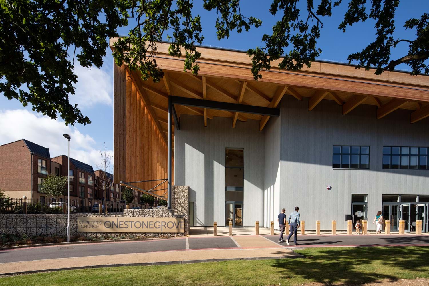 bild av kyrka med glasfiber