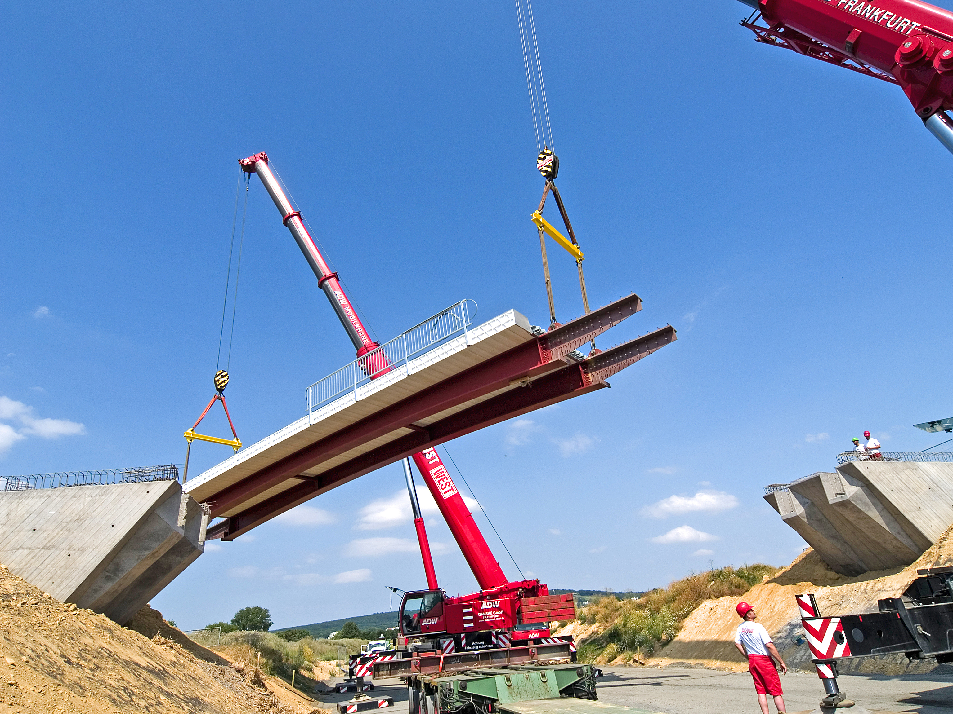 picture of bridge and crane