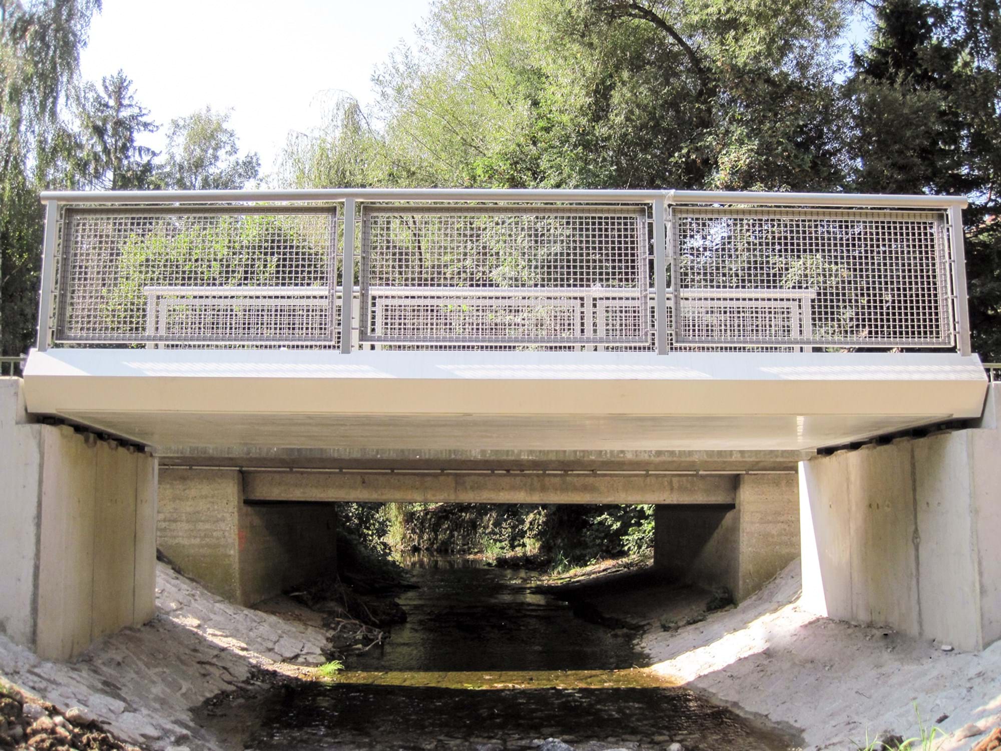 billede af glasfiberbro